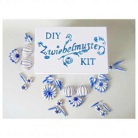 "DIY Zwiebelmuster Kit", Porzellan glasiert und bemalt, Holz lackiert und bemalt